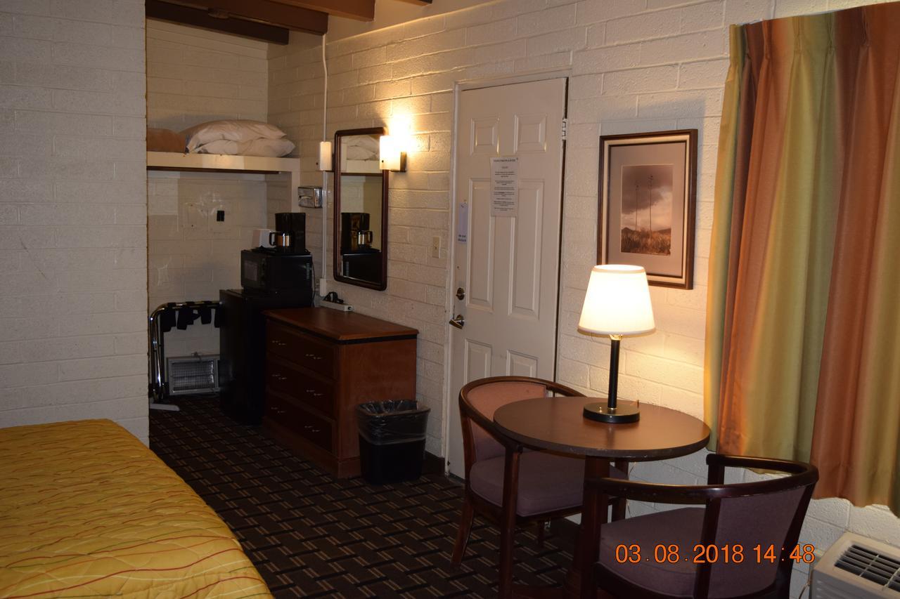 Stanlunds Inn And Suites Borrego Springs Exteriör bild